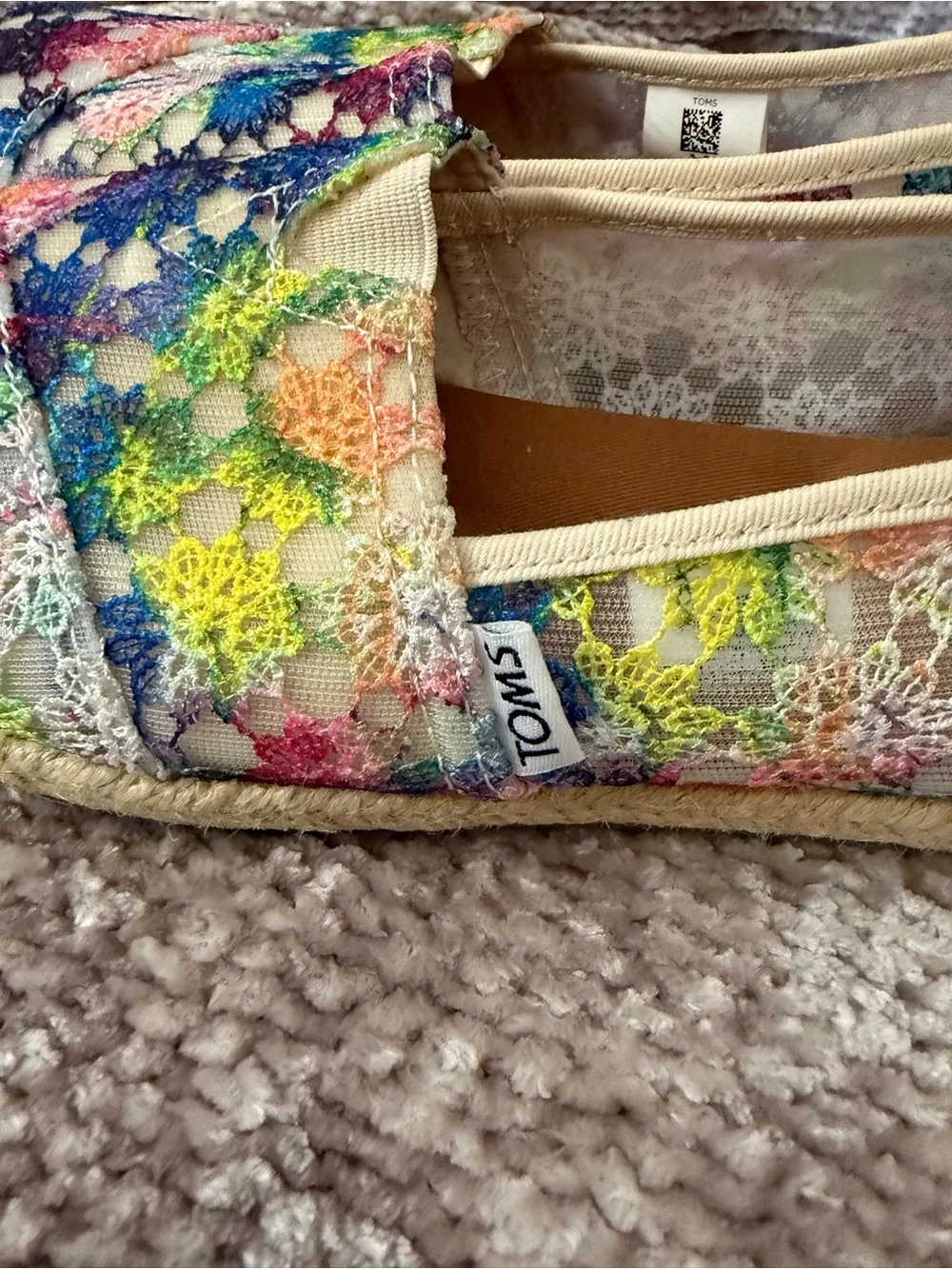 TOMS Women's Palmera Rainbow Crochet Lace Flats Slip On Sz 8